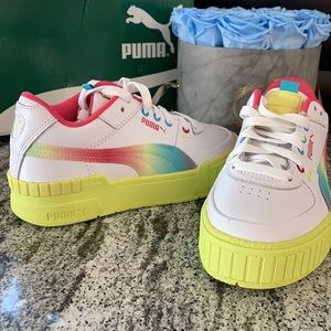 Women’s Cali sport Tie Dye sneakers sz 5 1/2